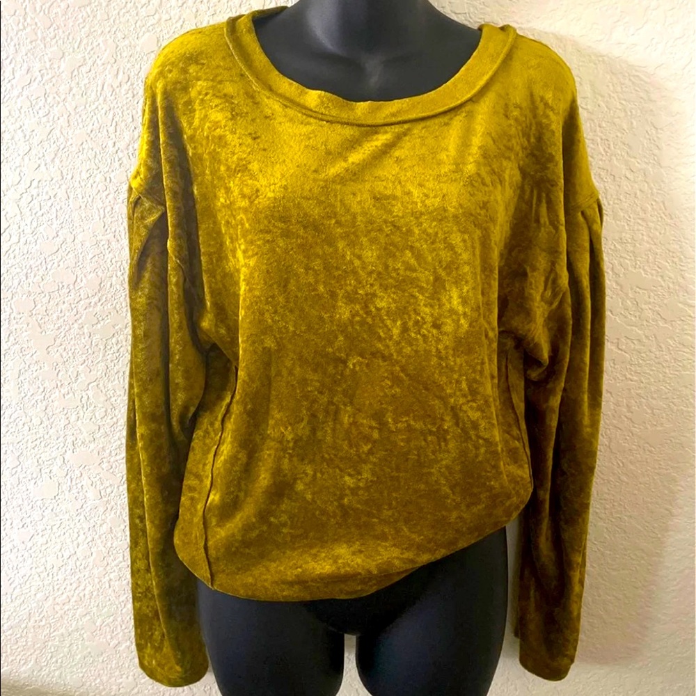 Free People
Velvet Top 
Green/Gold
Size : XS